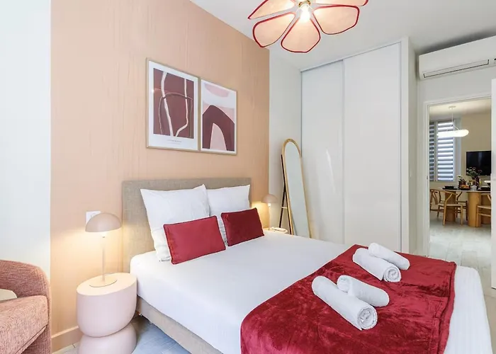 Appartement Ambiance Douce Et Elegante A Liberation Nice