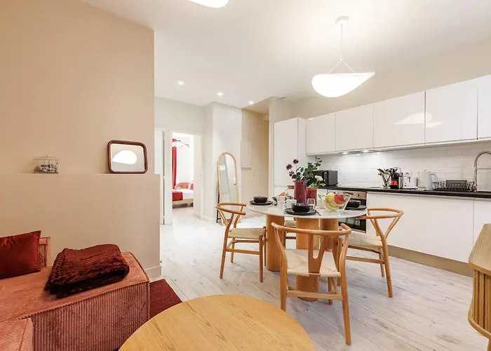 Ambiance Douce Et Elegante A Liberation Apartment *