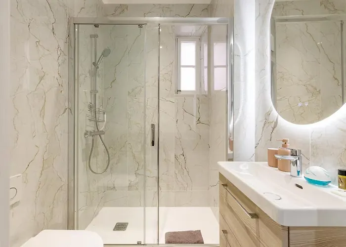 Apartment Ambiance Douce Et Elegante A Liberation Nice