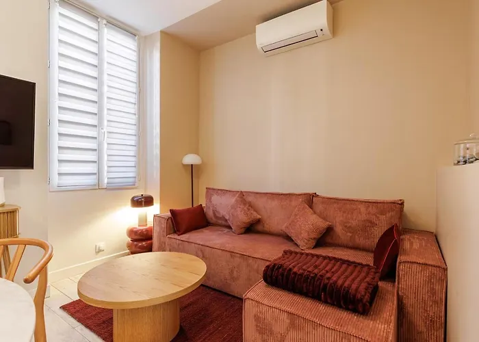 Апартаменты Ambiance Douce Et Elegante A Liberation Ницца