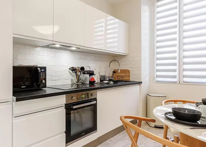 Ambiance Douce Et Elegante A Liberation * Ницца