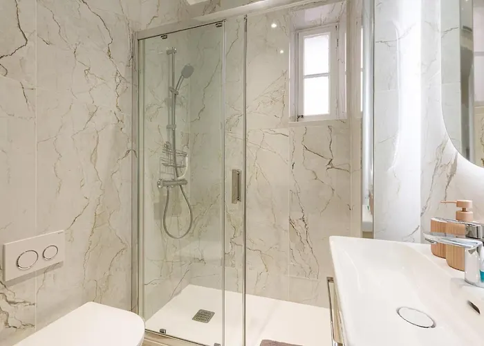 Ambiance Douce Et Elegante A Liberation * Ницца