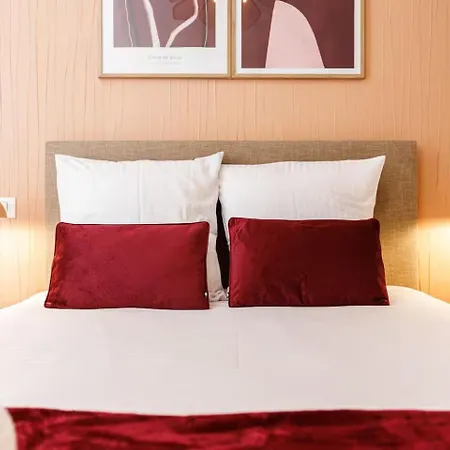 Ambiance Douce Et Elegante A Liberation Apartment *